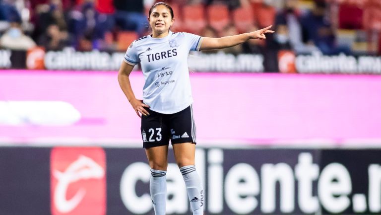 Jana Gutiérrez durante un partido con Tigres Femenil