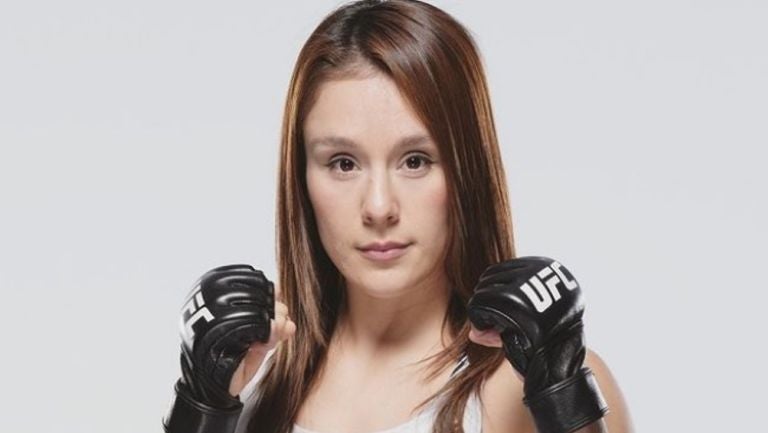 Alexa Grasso posa para la UFC