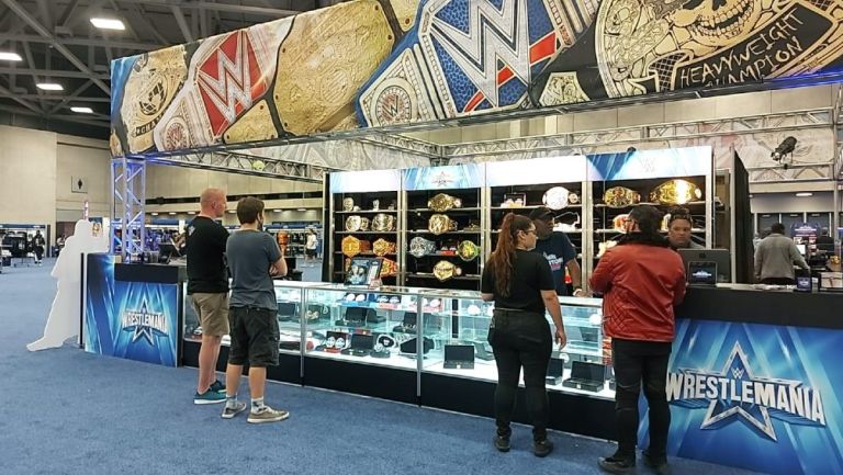 WWE: Tienda de souvenirs de WrestleMania 38, con poca gente un día después del evento