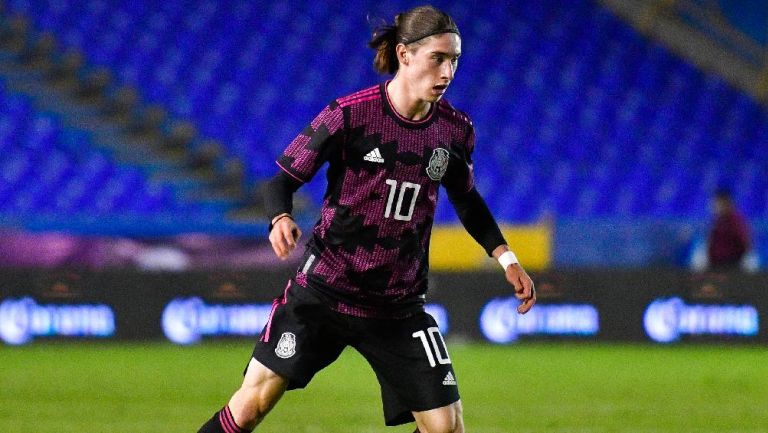 Marcelo Flores jugando partido con la Selección Mexicana Sub 20