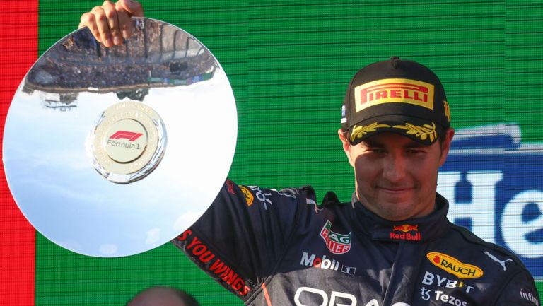 Checo Pérez celebra su podio en el Gran Premio de Australia