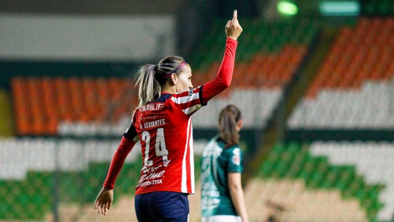 Alicia Cervantes durante un partido con Chivas