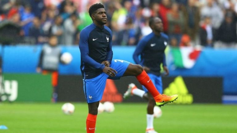 Samuel Umtiti previo a un partido de Francia