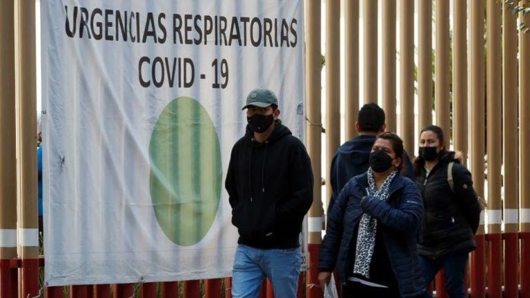 Personas transitando en la CDMX