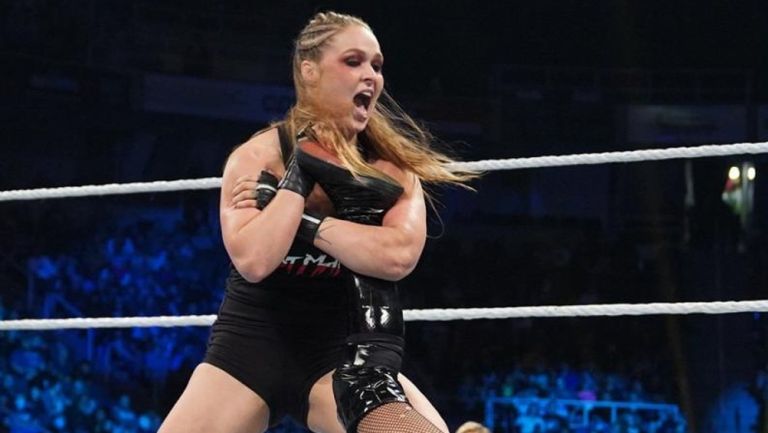WWE: Ronda Rousey venció a Charlotte Flair en un Beat The Clock Challenge