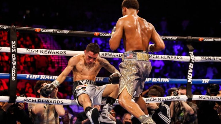 Óscar Valdez contra las cuerdas ante Shakur Stevenson