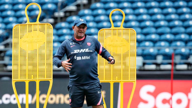 Andrés Lillini, en entrenamiento de los Universitarios