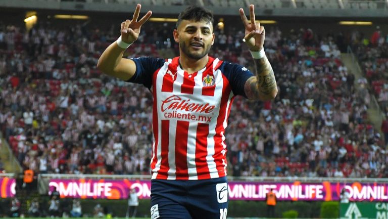 Vega, en un duelo de Chivas