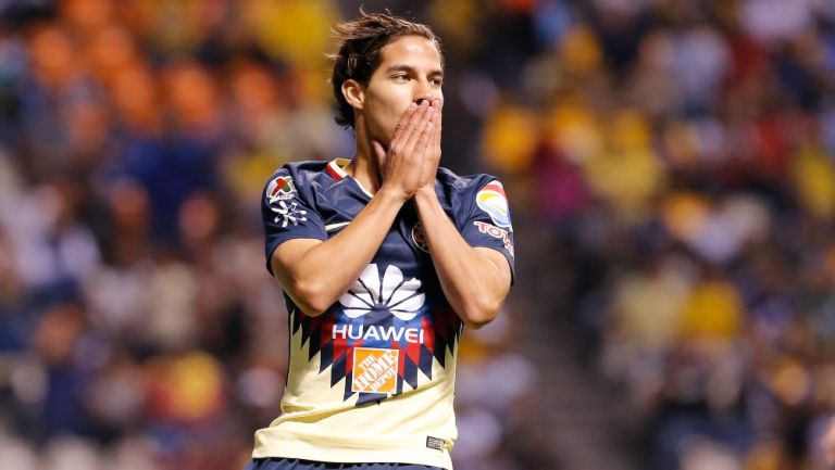 Diego Lainez como jugador del América