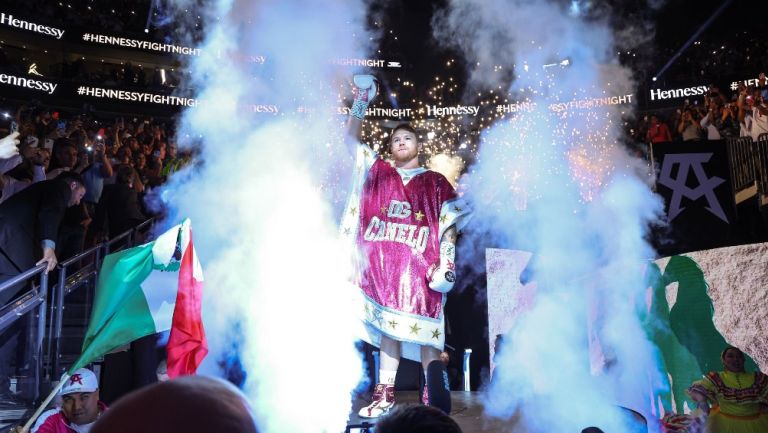 Saúl 'Canelo' Álvarez entra al T-Mobile Arena