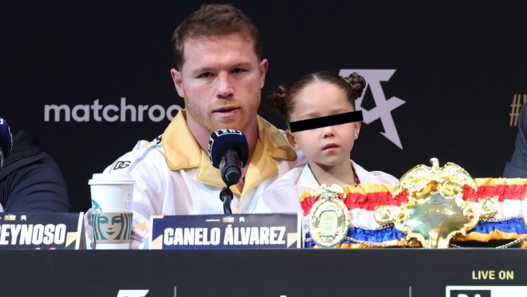 Video: Hija del Canelo Álvarez le sacó la lengua a Dimitry Bivol en conferencia