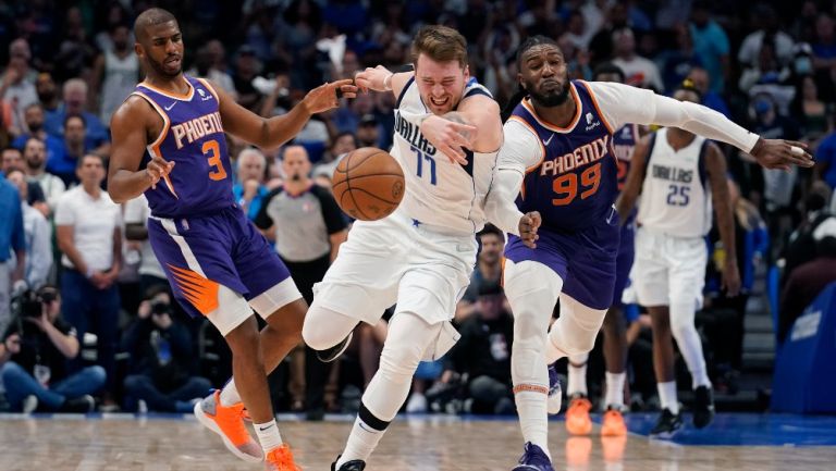 Mavericks recortó distancias tras vencer a Suns