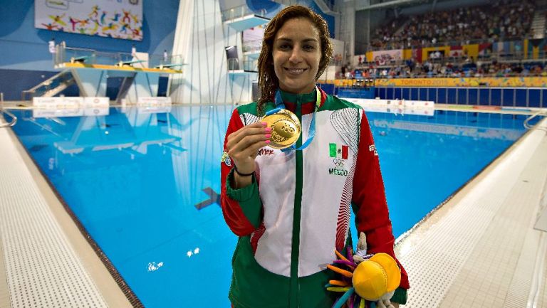 Paola Espinosa con medalla de Juegos Panamericanos Toronto 2015