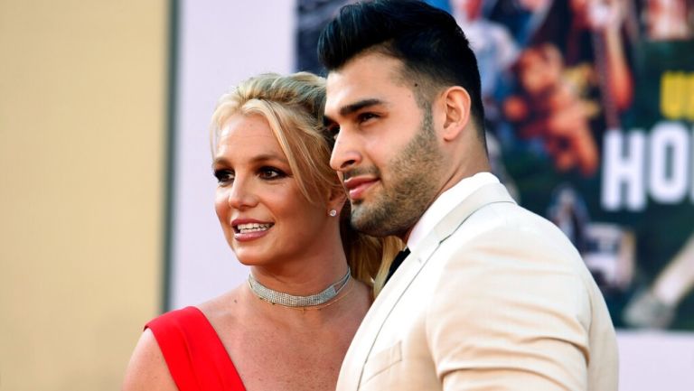 Britney Spears junto a Sam Asghari