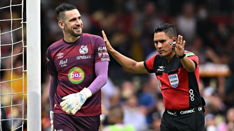 Antony Silva hablando con Fernando Guerrero en los Cuartos de Final