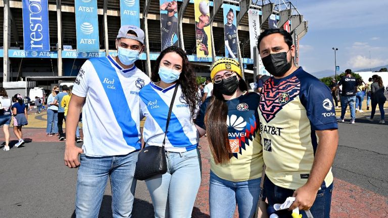 Aficionados de Puebla y América en el Azteca 