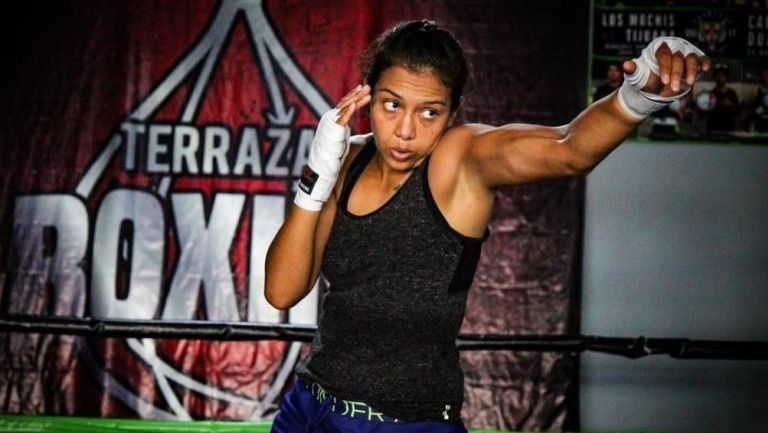 La boxeadora mexicana Alejandra Ayala, despertó del coma inducido