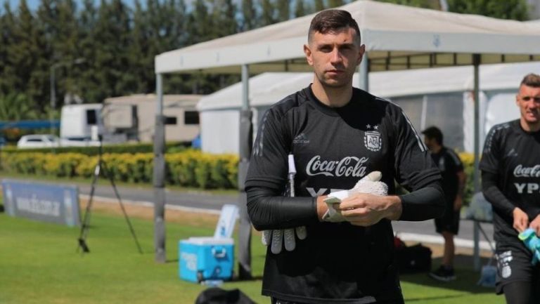 Emiliano Martínez entrenando con Argentina