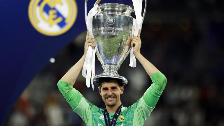 Thibaut Courtois celebra el decimocuarto título de Champions con el Real Madrid