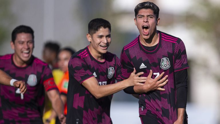 Guzmán celebrando su gol