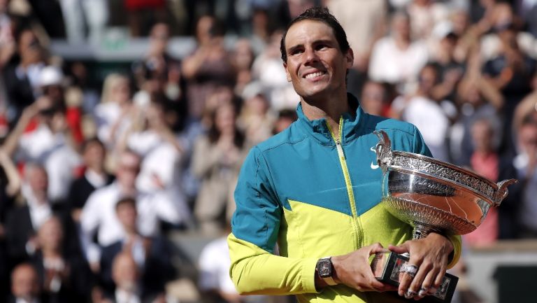 Rafa Nadal con su Copa de Mosqueteros 14