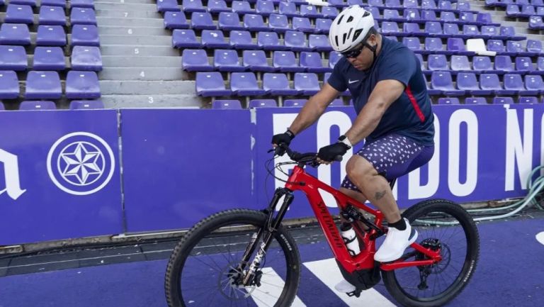Ronaldo Nazário iniciando su recorrido en bicicleta