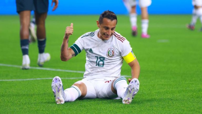 Andrés Guardado durante un partido de México