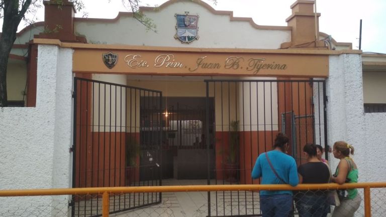 Niña de primaria amenazó a sus compañeros con una pistola 