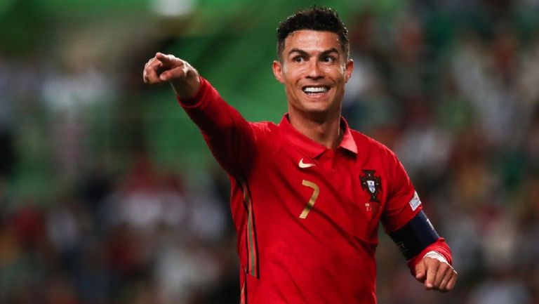 Cristiano Ronaldo jugando partido de la Nations League con Portugal