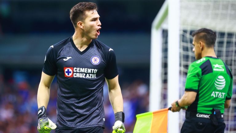 Jurado en un partido de Cruz Azul