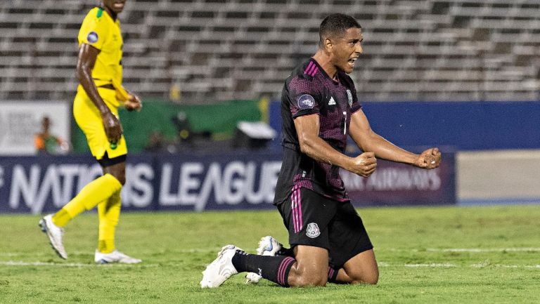 Romo celebrando el gol vs Jamaica