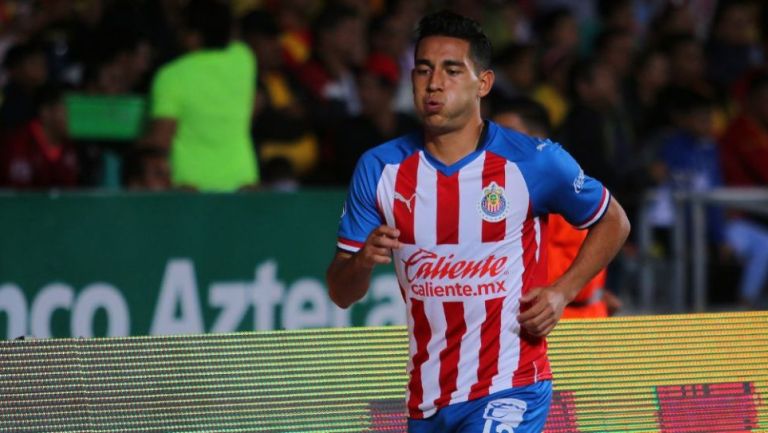 Gael Sandoval durante un partido de Chivas