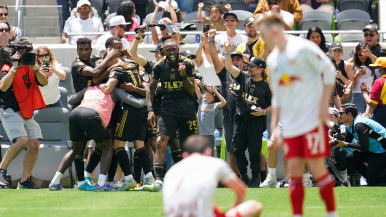 LAFC celebrando un gol vs Red Bull