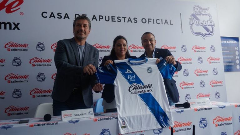 Renovación de la alianza comercial entre Caliente.mx y Club Puebla en el Estadio Cuauhtémoc