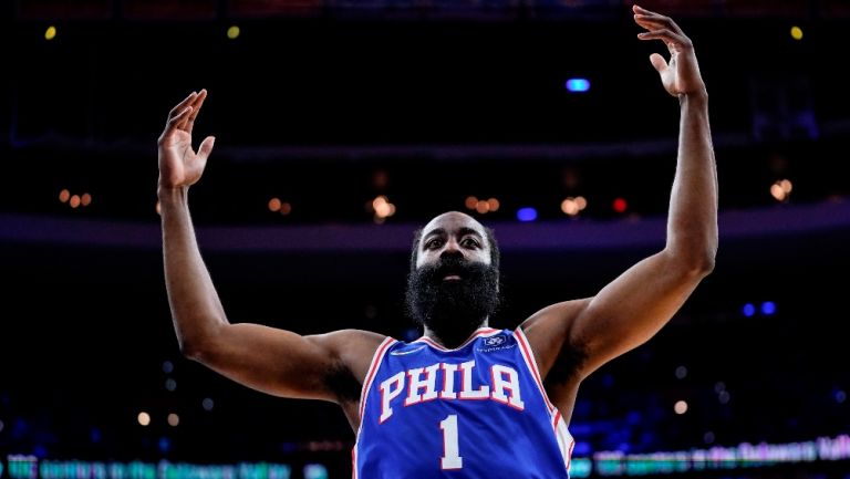 James Harden en un juego de los Philadelphia 76ers