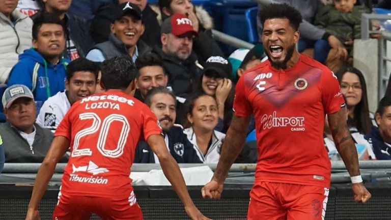Jugadores de Veracruz festejando un gol