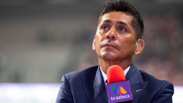 Jorge Campos durante una transmisión de TV Azteca