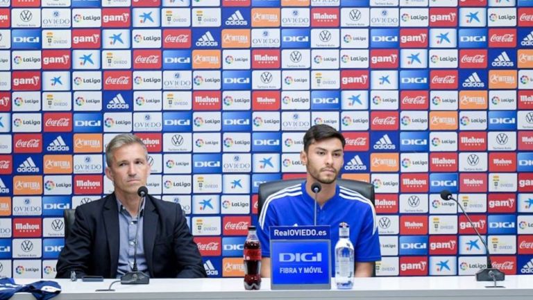 Alonso Aceves fue presentado con el Real Oviedo