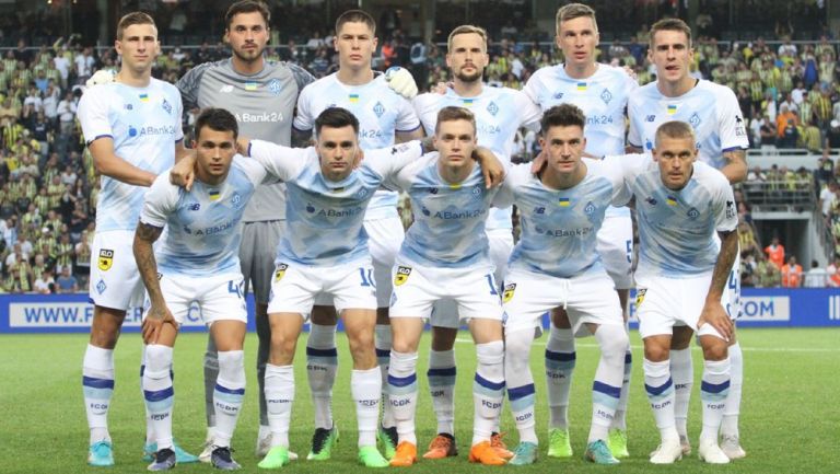 Dinamo Kiev eliminó al Fenerbahce y fans turcos corean nombre de Vladimir Putin