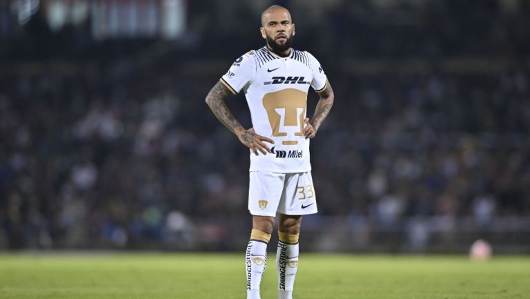 Dani Alves lamentó que no haya ganado en su debut