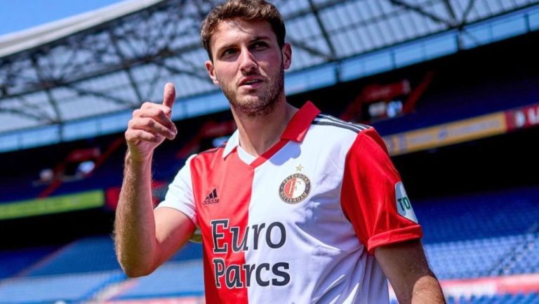 Santiago Giménez va a ser parte de la Eredivisie