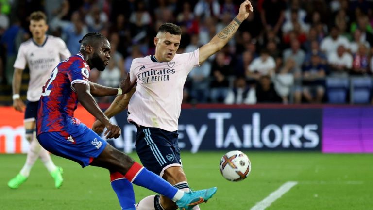 Granit Xhaka en acción con el Arsenal vs Crystal Palace