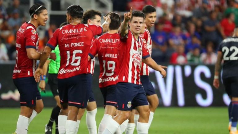 Chivas tuvo una alineación alternativa