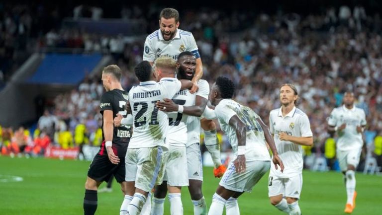 Jugadores del Real Madrid festejando un gol