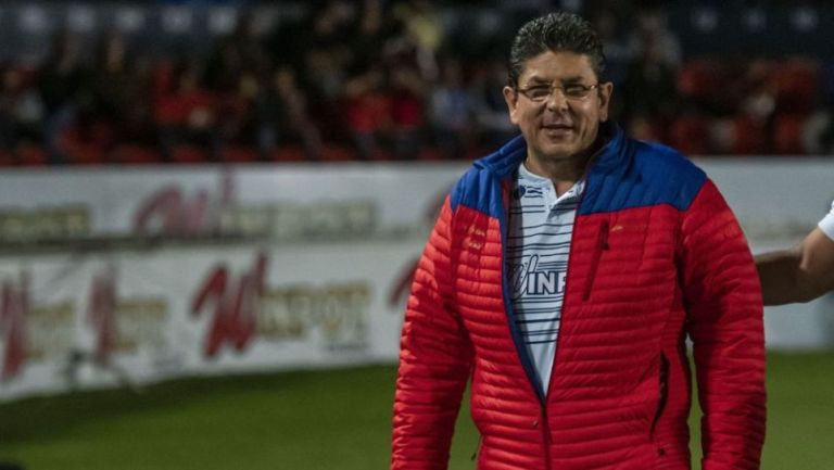 Fidel Kuri previo a un partido de Veracruz