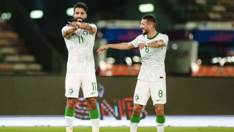 Arabia consigue importante victoria previo al Mundial
