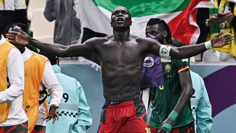 Vincent Aboubakar celebra con Camerún ante Brasil en Qatar 2022
