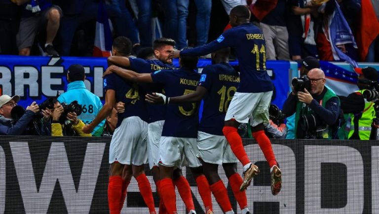 Jugadores de Francia festejando pase a Semifinales