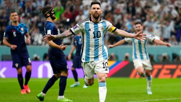 Lionel Messi celebra gol ante Croacia