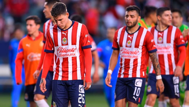 Jugadores de Chivas se lamentan tras empate